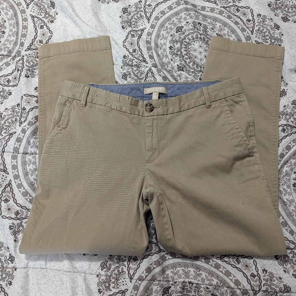 Banana Republic city fit khaki pants